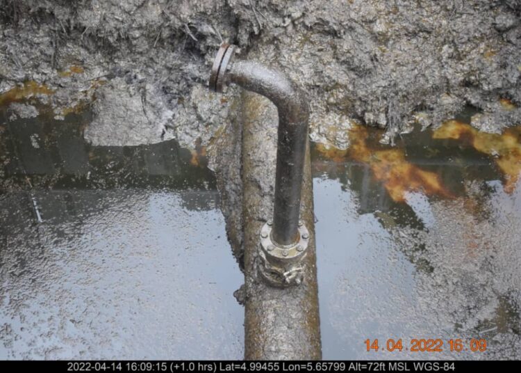 Nigeria confirms oil leak, theft