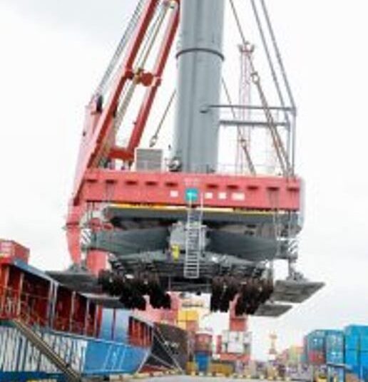 WACT enhances operation with new generation mobile harbour crane