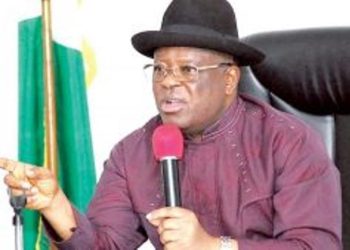 Umahi gives 14 days ultimatum to contractors to return to site